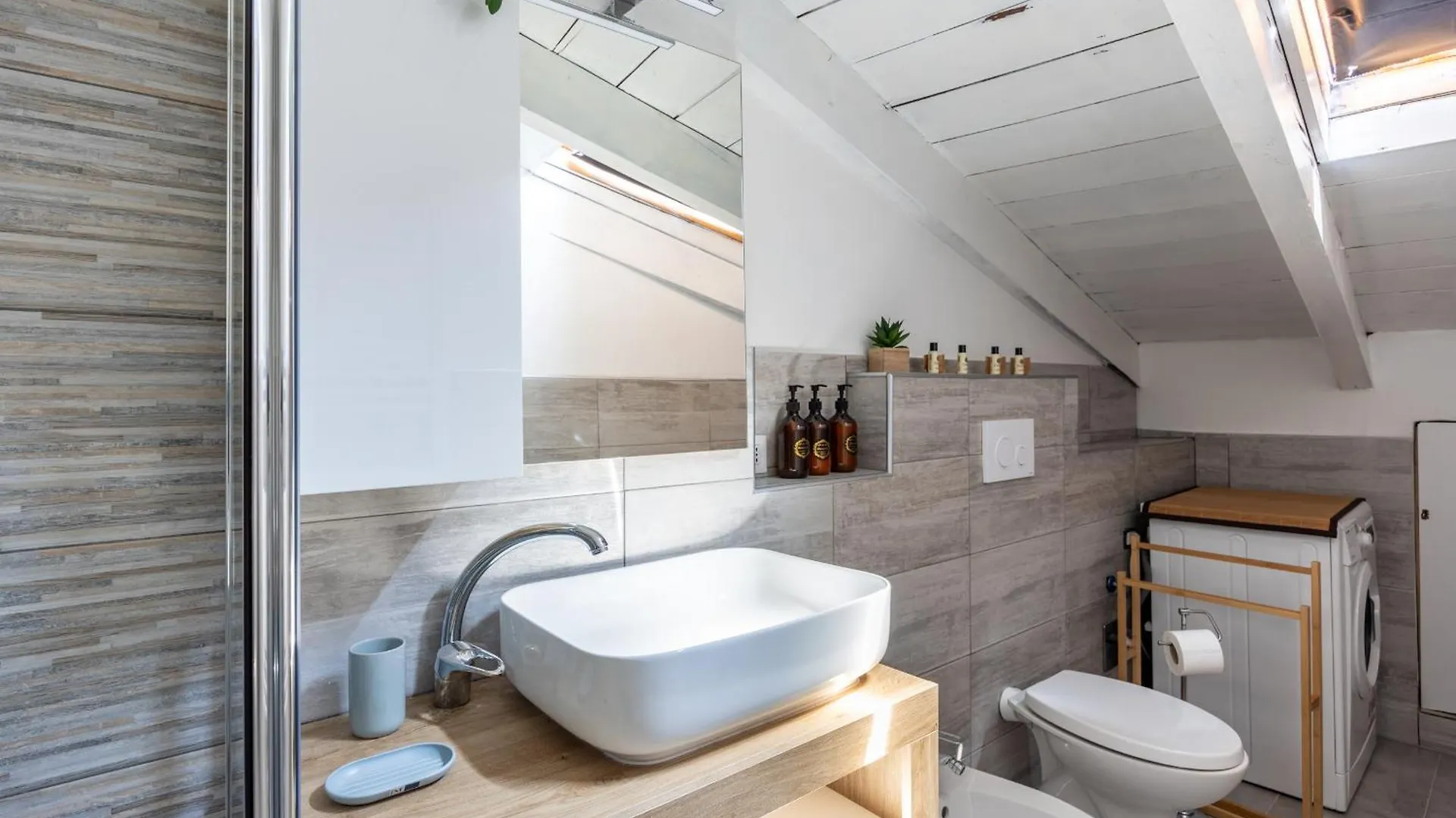 Free Parking Tiny House Wifi Netflix 15 Minuti Dal Duomo Apartment Milan Italy