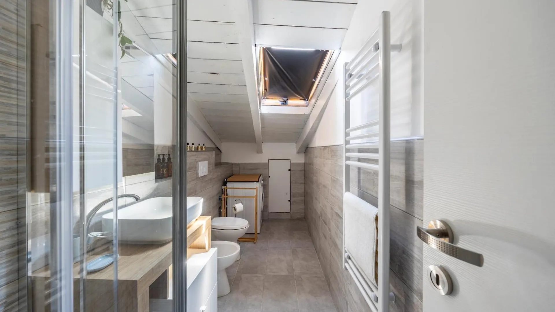 Free Parking Tiny House Wifi Netflix 15 Minuti Dal Duomo Apartment Milan Italy